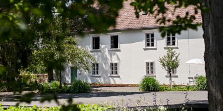 ZUM OBERJÄGER - Gästehaus Schlosspark Lackenbach, Schloss 1, 7322 Lackenbach